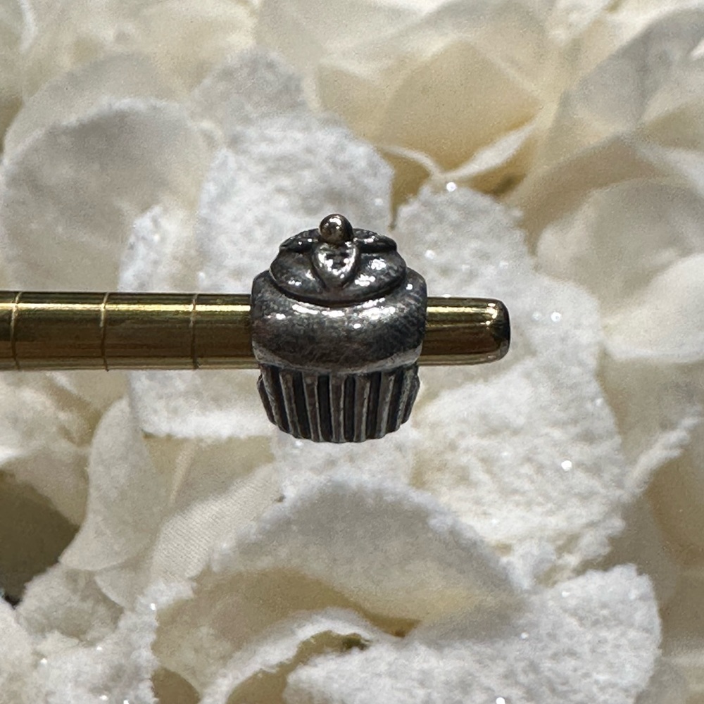 PANDORA Cupcake S925 ALE Sterling Silver Charm With
14K Gold Accent